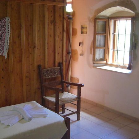 Patriko Traditional Stone Houses Vafes Room photo