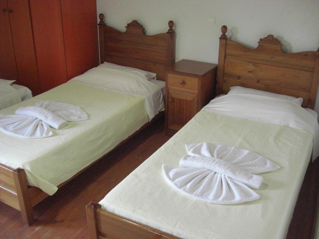 Patriko Traditional Stone Houses Vafes Room photo