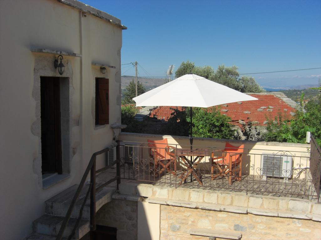 Patriko Traditional Stone Houses Vafes Room photo
