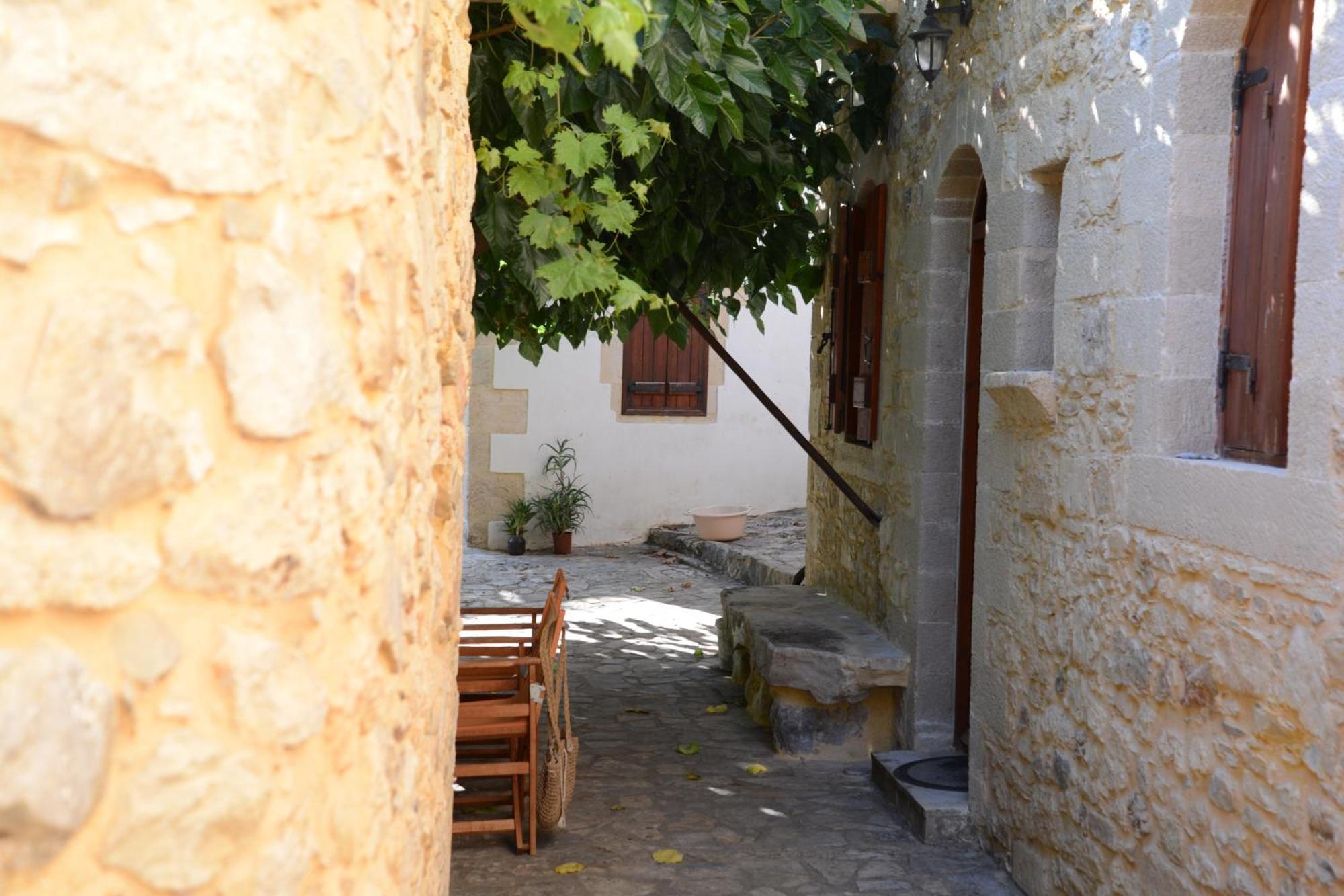 Patriko Traditional Stone Houses Vafes Room photo