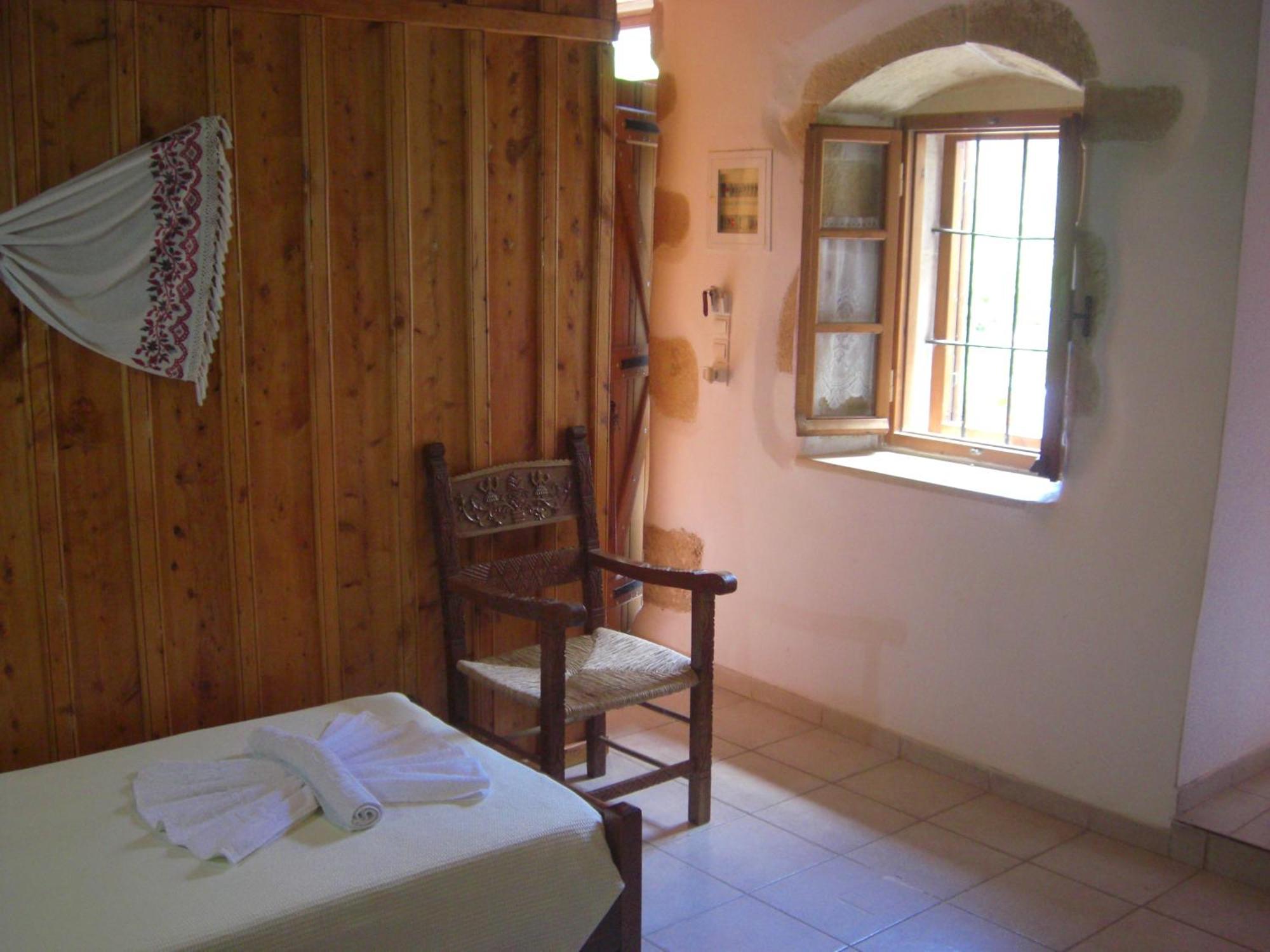 Patriko Traditional Stone Houses Vafes Room photo