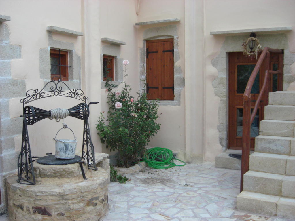 Patriko Traditional Stone Houses Vafes Room photo