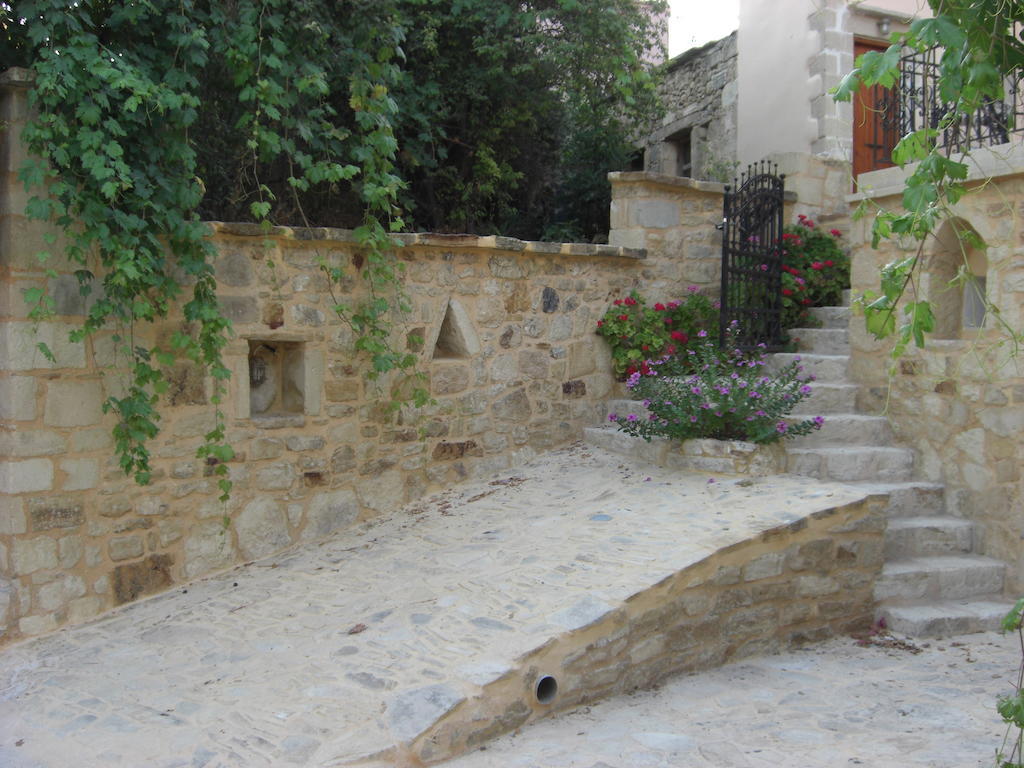 Patriko Traditional Stone Houses Vafes Room photo